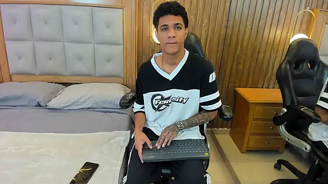 Snapshot of Mael_Jason chatting on 07/07/26, 11:03 Mael Jason online show from 07/07/26, 11:03