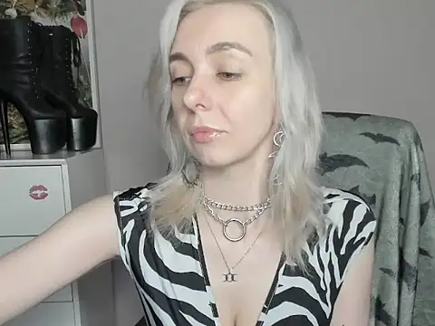 velvetanne online show from 06/18/26, 06:35