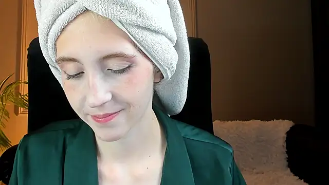 Snapshot of Elen__Moore chatting on 07/02/26, 05:24 Elen Moore online show from 07/02/26, 05:24