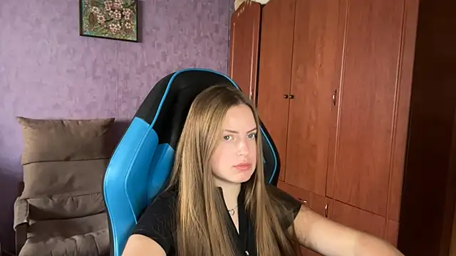 Snapshot of SilkSinner_ chatting on 06/29/26, 11:10 SilkSinner online show from 06/29/26, 11:10