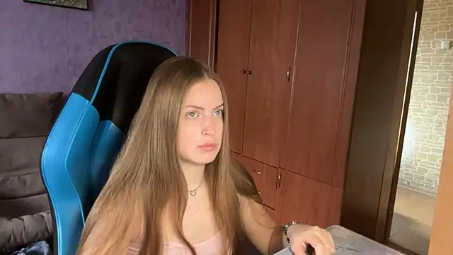 Snapshot of SilkSinner_ chatting on 07/09/26, 10:08 SilkSinner online show from 07/09/26, 10:08