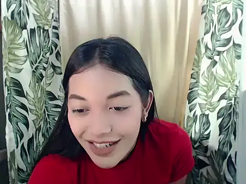 Snapshot of itsme_gwen chatting on 06/21/26, 04:48 itsme gwen online show from 06/21/26, 04:48