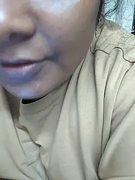 Snapshot of Yazhi_THUG_DeSi chatting on 05/19/26, 01:28 Yazhi THUG DeSi online show from 05/19/26, 01:28