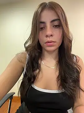 Hanna Cruz  online show from 06/12/26, 06:29