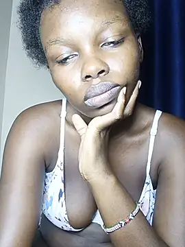 Snapshot of Sexymaurine chatting on 06/24/26, 11:26 Sexymaurine online show from 06/24/26, 11:26