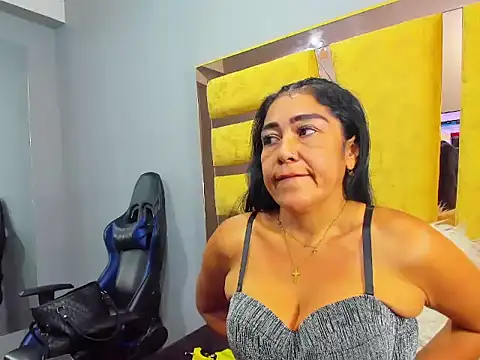 VikyThomsonn online show from 06/25/26, 01:15