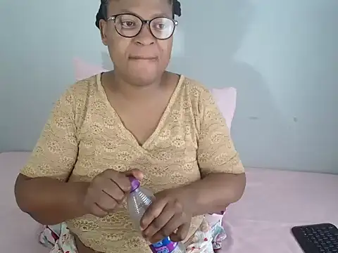 CandyYumsAerolaXX online show from 05/21/26, 09:49