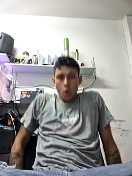 Snapshot of tom_latin chatting on 06/06/26, 02:27 tom latin online show from 06/06/26, 02:27