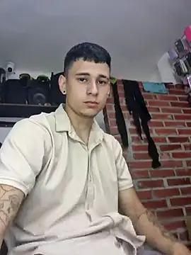 Snapshot of tom_latin chatting on 07/12/26, 07:05 tom latin online show from 07/12/26, 07:05
