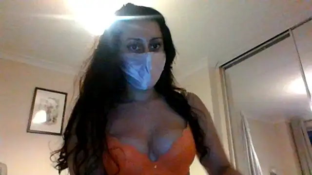 Snapshot of leila_salem chatting on 06/11/26, 08:07 leila salem online show from 06/11/26, 08:07