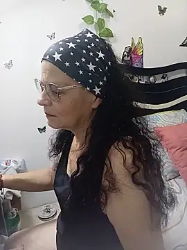 Snapshot of katrinna_ chatting on 06/21/26, 12:24 katrinna online show from 06/21/26, 12:24