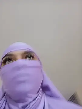 Snapshot of Samira_1 chatting on 06/13/26, 08:40 Samira 1 online show from 06/13/26, 08:40