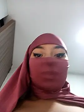 Snapshot of Samira_1 chatting on 06/18/26, 08:46 Samira 1 online show from 06/18/26, 08:46