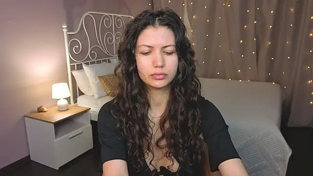 NoelPerfect online show from 06/25/26, 05:45