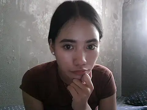 Snapshot of young_sophieee chatting on 05/26/26, 03:02 young sophieee online show from 05/26/26, 03:02