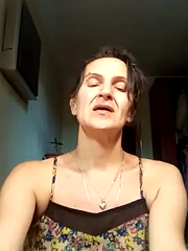 Snapshot of Alene_Lorrie chatting on 07/08/26, 12:31 Alene Lorrie online show from 07/08/26, 12:31