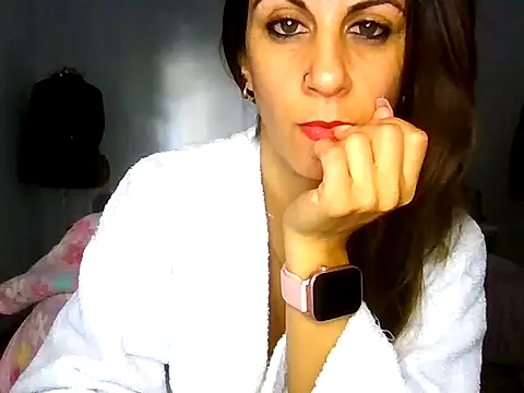Snapshot of lujancita8 chatting on 05/21/26, 12:01 lujancita8 online show from 05/21/26, 12:01