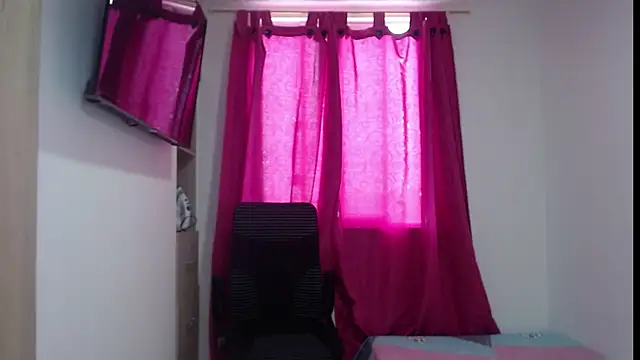 Snapshot of Valeria_Santos_ chatting on 06/29/26, 01:11 Valeria Santos online show from 06/29/26, 01:11