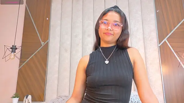 Snapshot of Dulce_Holy chatting on 06/06/26, 04:50 Dulce Holy online show from 06/06/26, 04:50