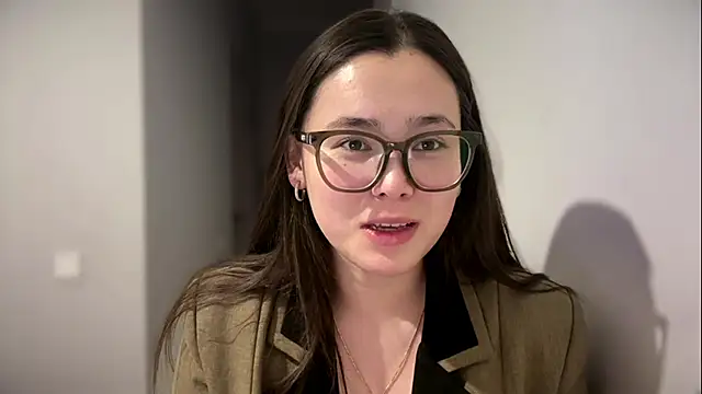 Snapshot of AmeliaAurelia chatting on 05/21/26, 03:30 AmeliaAurelia online show from 05/21/26, 03:30