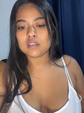 Kenia 26 online show from 05/21/26, 03:13