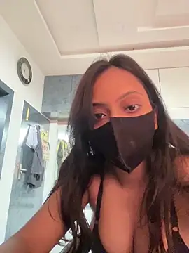 Snapshot of livia_dolls chatting on 06/18/26, 10:30 livia dolls online show from 06/18/26, 10:30