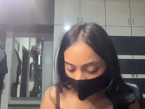 Snapshot of livia_dolls chatting on 06/25/26, 10:14 livia dolls online show from 06/25/26, 10:14