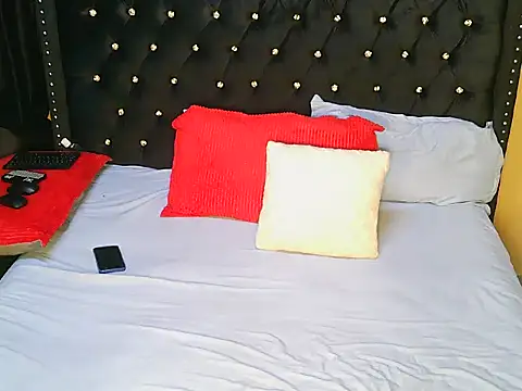 Snapshot of _andy_sasha chatting on 07/20/26, 12:18 andy sasha online show from 07/20/26, 12:18