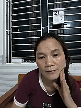 Snapshot of Lye_lovely chatting on 05/21/26, 03:41 Lye lovely online show from 05/21/26, 03:41