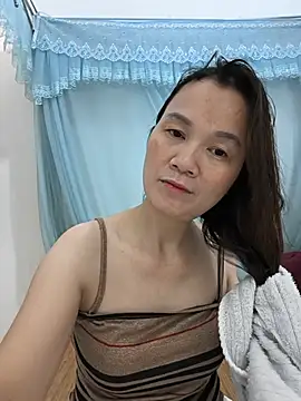 Snapshot of Lye_lovely chatting on 06/12/26, 01:32 Lye lovely online show from 06/12/26, 01:32
