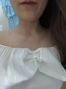 Snapshot of Lye_lovely chatting on 06/19/26, 01:37 Lye lovely online show from 06/19/26, 01:37