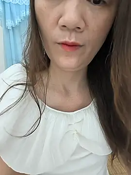 Snapshot of Lye_lovely chatting on 06/21/26, 10:01 Lye lovely online show from 06/21/26, 10:01
