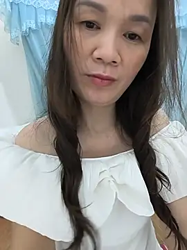 Snapshot of Lye_lovely chatting on 07/02/26, 02:34 Lye lovely online show from 07/02/26, 02:34