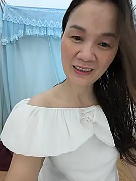 Snapshot of Lye_lovely chatting on 07/04/26, 02:12 Lye lovely online show from 07/04/26, 02:12