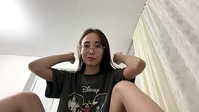 Snapshot of VickieTrudo chatting on 07/06/26, 08:44 VickieTrudo online show from 07/06/26, 08:44