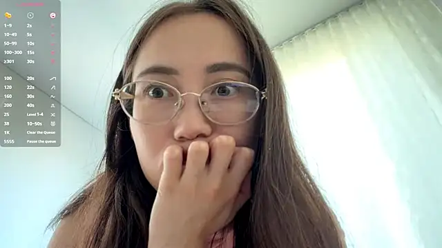 Snapshot of VickieTrudo chatting on 07/13/26, 11:24 VickieTrudo online show from 07/13/26, 11:24
