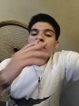 Snapshot of Oliver_LA chatting on 08/03/26, 10:54 Oliver LA online show from 08/03/26, 10:54