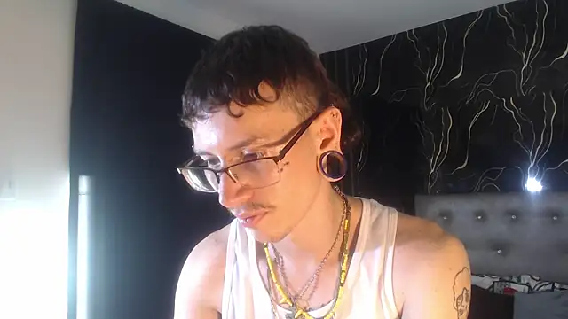 Snapshot of Ryan_Owenss chatting on 06/18/26, 04:35 Ryan Owenss online show from 06/18/26, 04:35