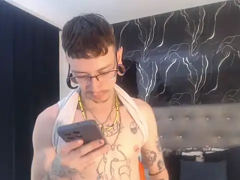Snapshot of Ryan_Owenss chatting on 07/01/26, 02:24 Ryan Owenss online show from 07/01/26, 02:24