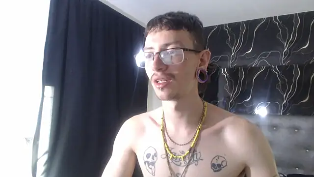 Snapshot of Ryan_Owenss chatting on 07/09/26, 03:32 Ryan Owenss online show from 07/09/26, 03:32