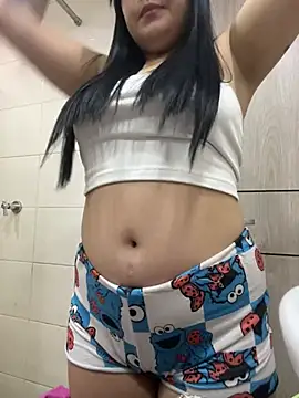 Snapshot of Romydoll_ chatting on 07/16/26, 03:18 Romydoll online show from 07/16/26, 03:18