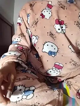 Estefanycute online show from 06/27/26, 04:50