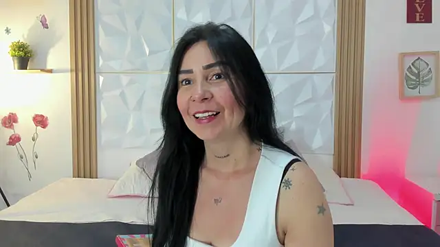 Snapshot of Anniee_333 chatting on 06/22/26, 03:09 Anniee 333 online show from 06/22/26, 03:09