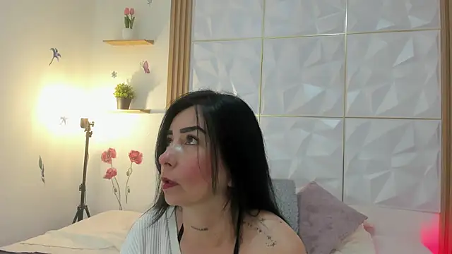 Snapshot of Anniee_333 chatting on 06/29/26, 01:33 Anniee 333 online show from 06/29/26, 01:33