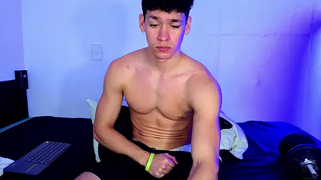 Luke Muscle online show from 06/04/26, 02:39