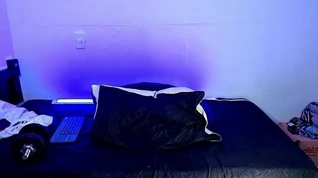 Luke Muscle online show from 06/06/26, 01:54