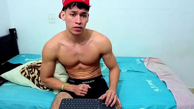 Luke Muscle online show from 06/09/26, 02:34