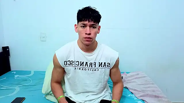 Luke Muscle online show from 06/10/26, 03:11