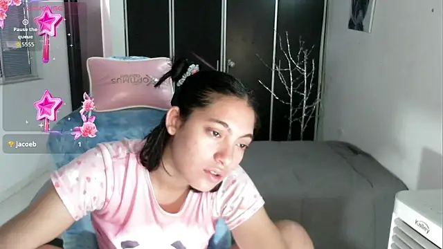 Snapshot of Dolce_more chatting on 06/19/26, 01:04 Dolce more online show from 06/19/26, 01:04