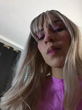 sofi diaz1 online show from 06/04/26, 04:02